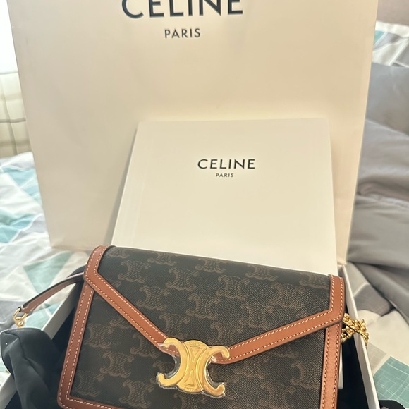 Authentic Celine Wallet on Chain Margo Triomphe - Picture 2 of 3